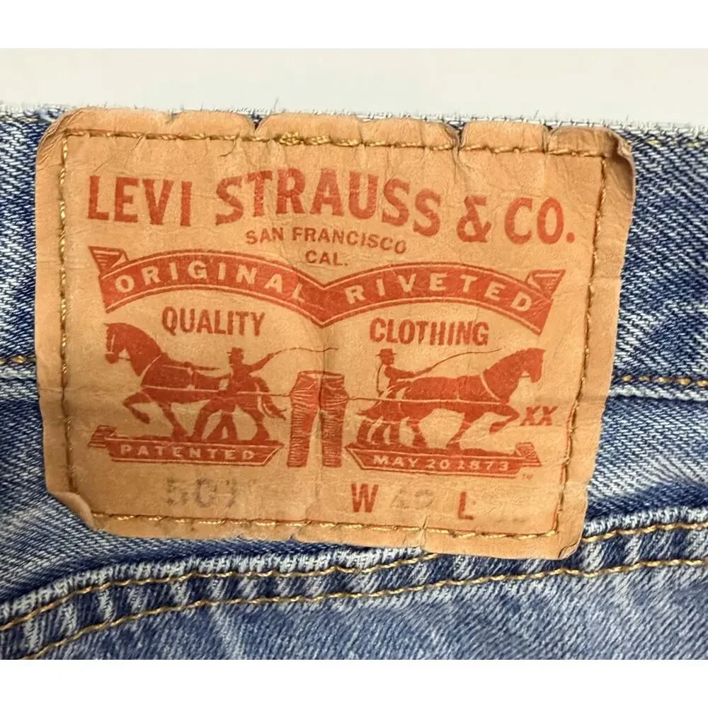 Levis 501 Jeans Men's 42X32 Blue Medium Wash Denim Classic Straight Button Fly